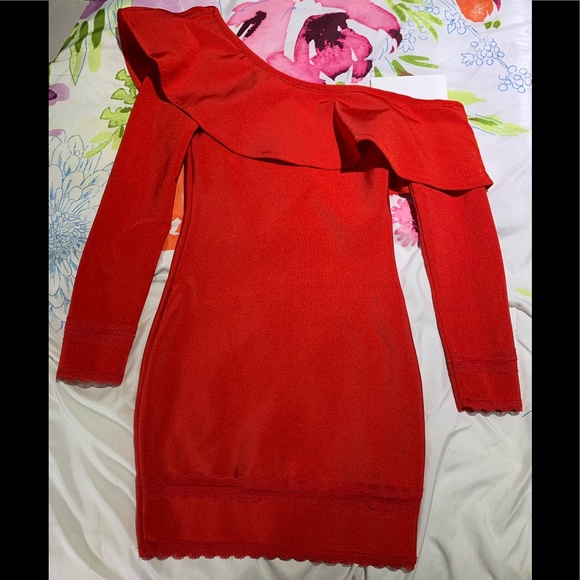 WOW COUTURE Hailee off Shoulder Ruffled Dress - Picture 4 of 5